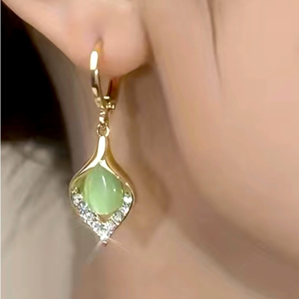 Exquisite Opal Earrings Women's Luxury Water Drop Shape Gems Earrings